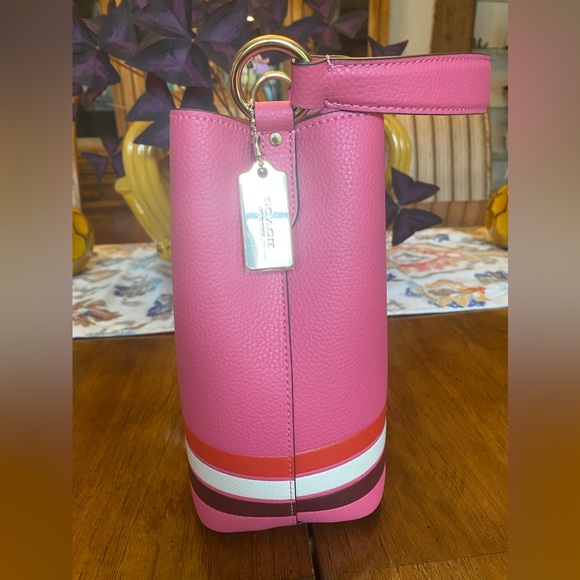 Coach purse pink never used new with tags. - Picture 5 of 10